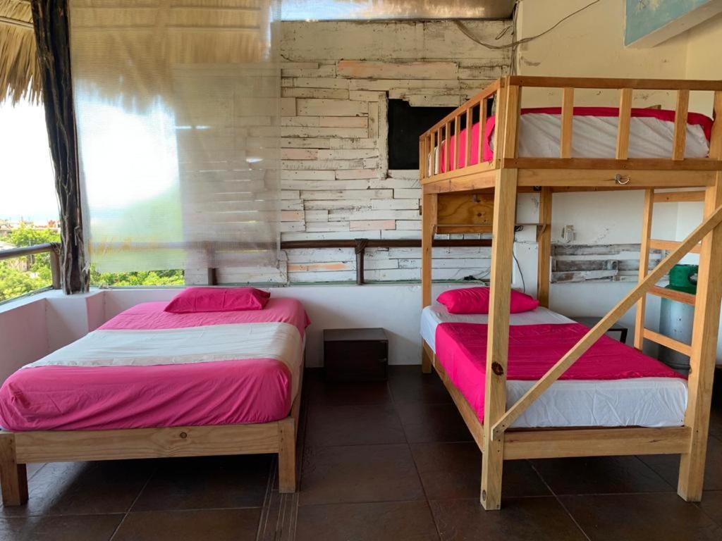 Brisamar Guesthouse פוארטו אסקונדידו מראה חיצוני תמונה